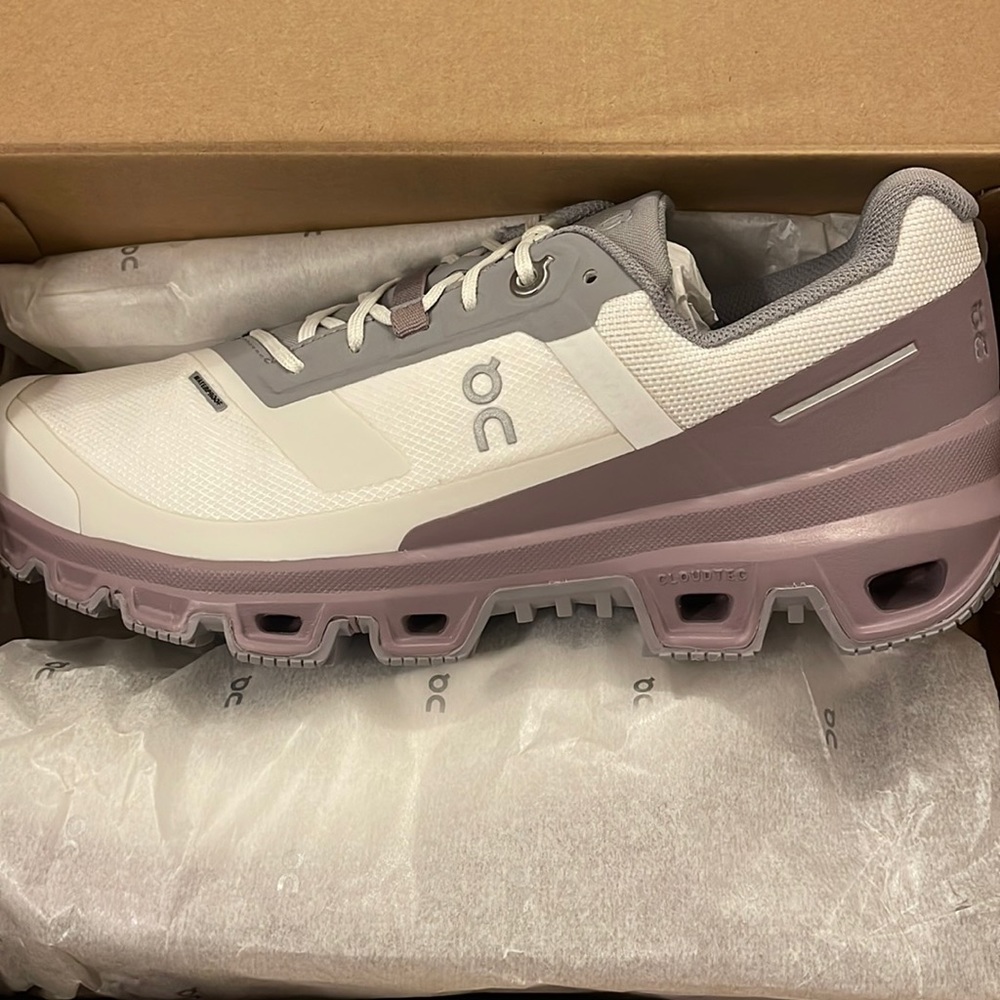 On Running: Cloudventure Waterproof Tennis Shoes Size 8